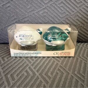 NEW Cathay Pacific Oneworld Mini Screen Cleanse & Keybroad Brush Set